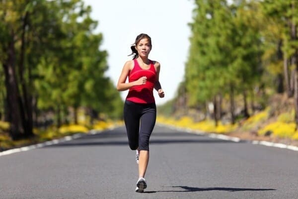 Chạy bộ hàng ngày là bộ môn thể thao rất tốt cho sức khỏe và vóc dáng con người