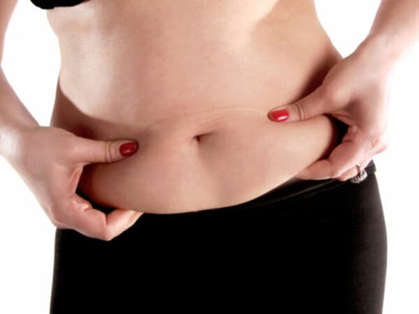  Mỡ bụng không chỉ gây mất thẩm mỹ mà còn gây ra nhiều căn bệnh.