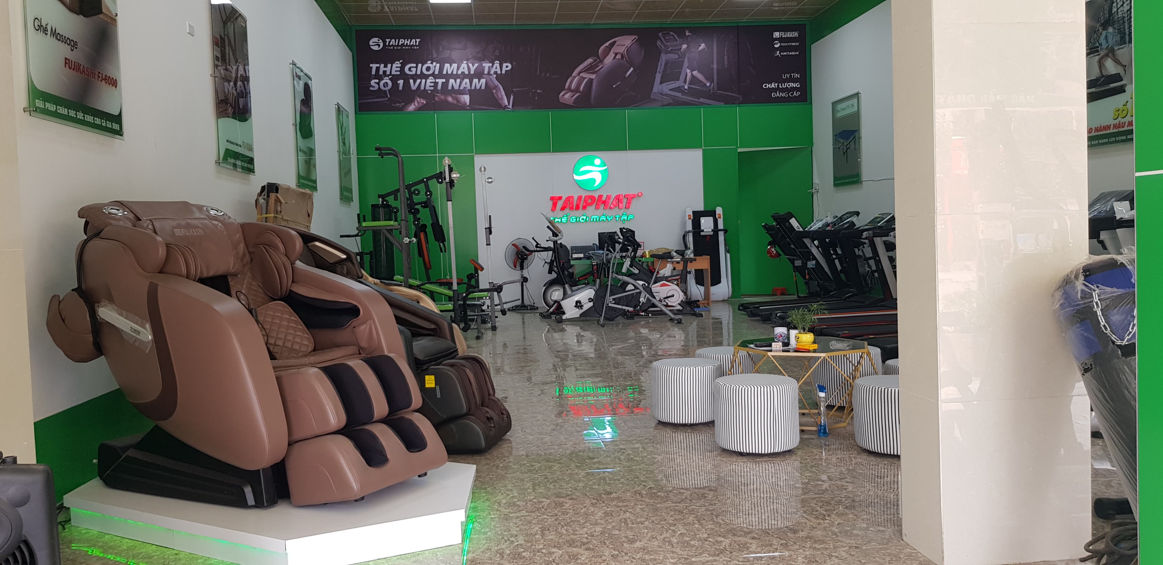 Nội thất cửa hàng máy chạy bộ Tài Phát Sport - Thanh Hóa.