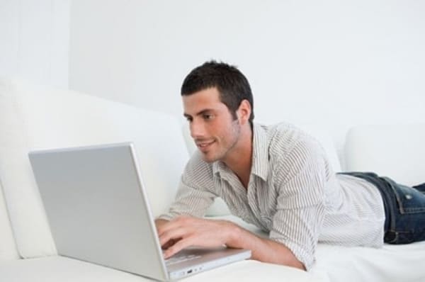 Sử dụng wifi, laptop nhiều có thể ảnh hưởng tới chức năng sinh sản.