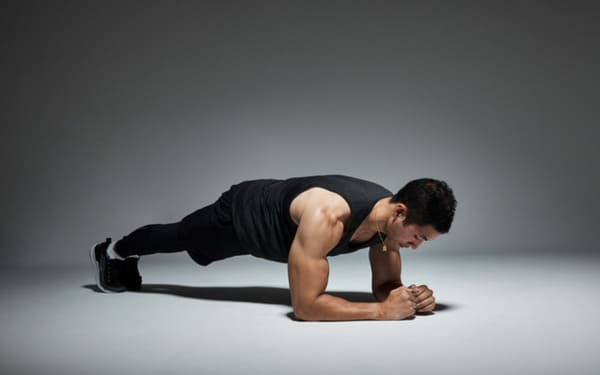Plank là bài tập giảm mỡ bụng cho nam tuyệt vời nhưng lại vô cùng đơn giản