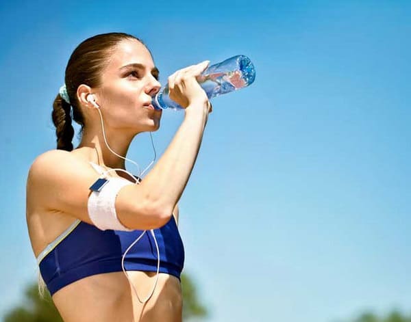 Luôn bổ sung nước uống đầy đủ khi tập luyện.