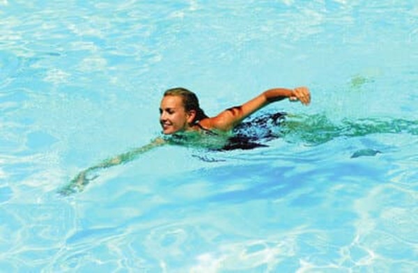 Bơi lội là một môn thể thao đem lại cảm giác thư giãn và mang lại hiệu quả giảm cân nhanh chóng.