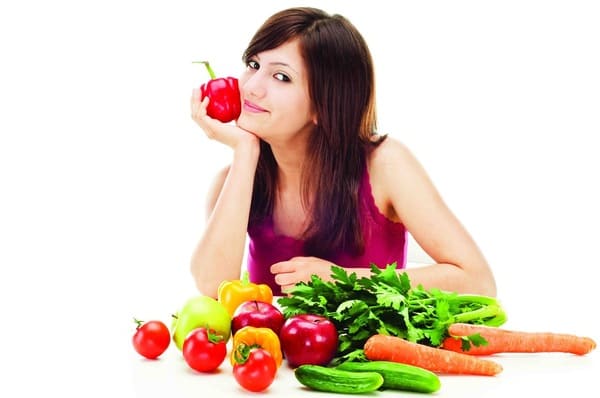 Ăn rau củ quả thường xuyên để tăng cường vitamin và khoáng chất.