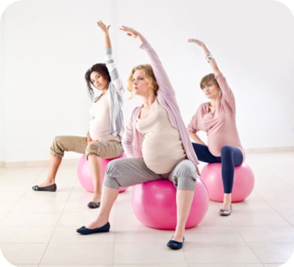 Phụ nữ mang thai nên chọn tập luyện với động tác nhẹ nhàng.