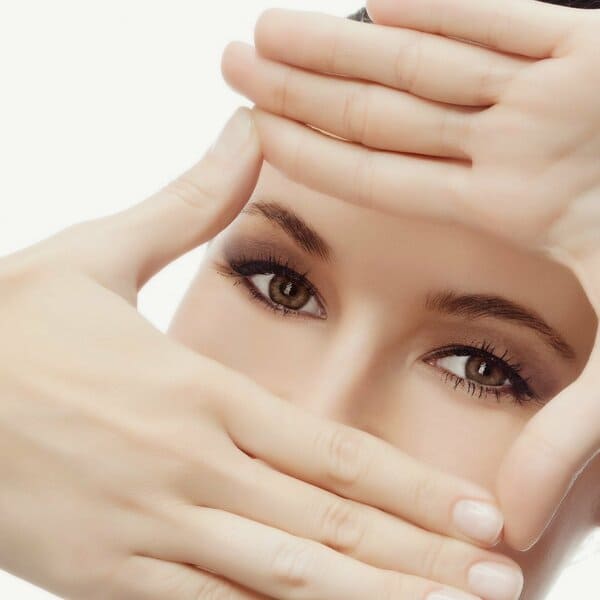 Nên mua và sử dụng máy massage mắt thường xuyên để có một đôi mắt sáng khỏe
