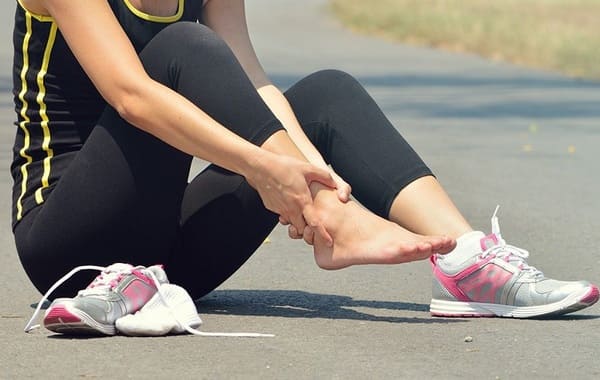 Chạy bộ sai cách gây chấn thương ở chân