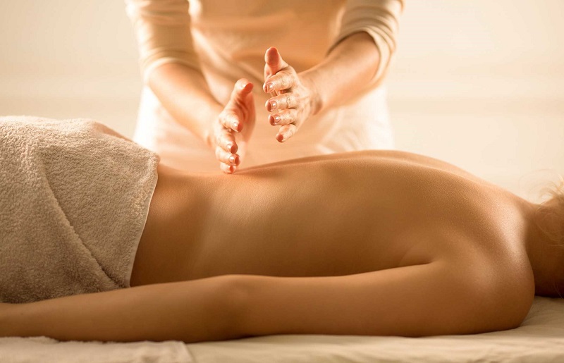Massage body toàn thân là gì? 7 bước thực hiện tại nhà đơn giản